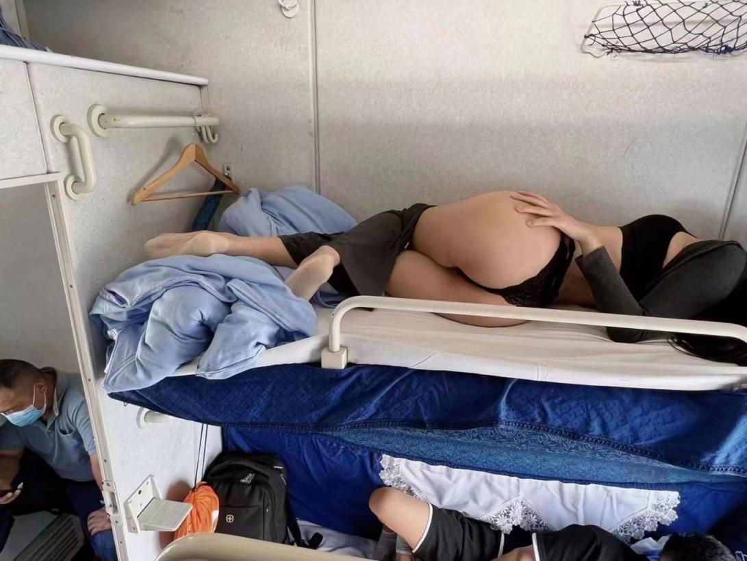 搜集的妹子图片-出去走走