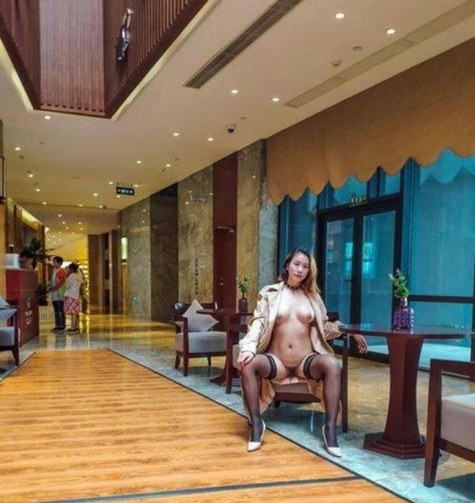 搜集的妹子图片-出去走走