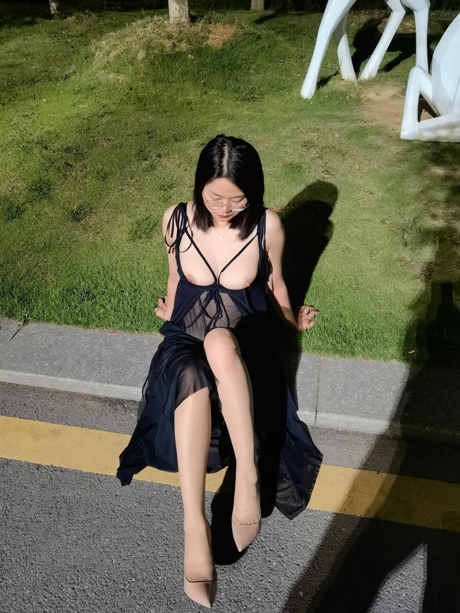 搜集的妹子图片-户外