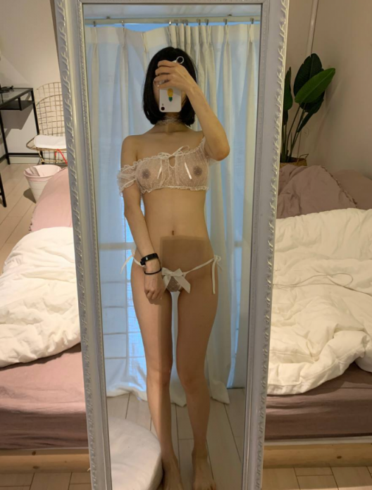 在镜子面前拍穴给你看 收藏多年的个人癖好