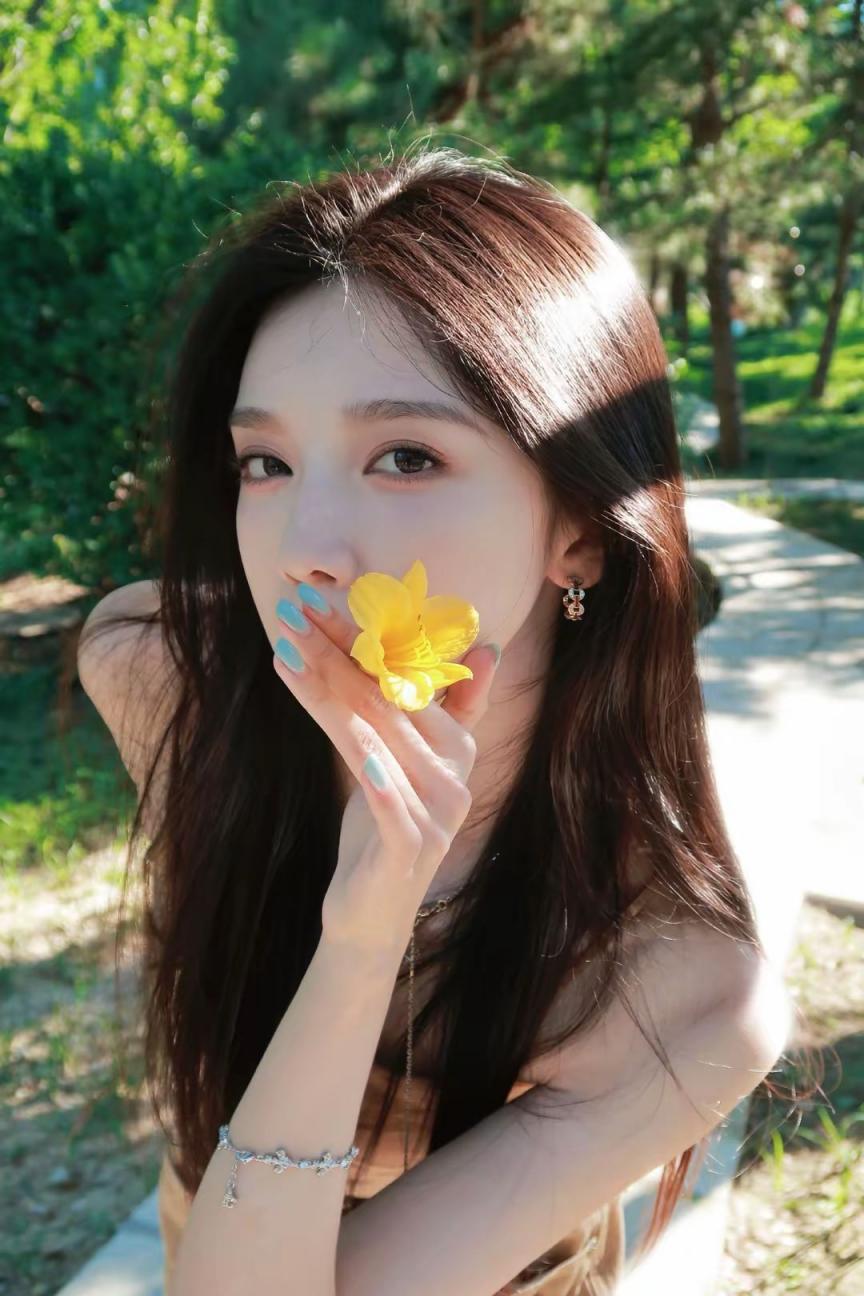 清纯or性感？你喜欢哪款