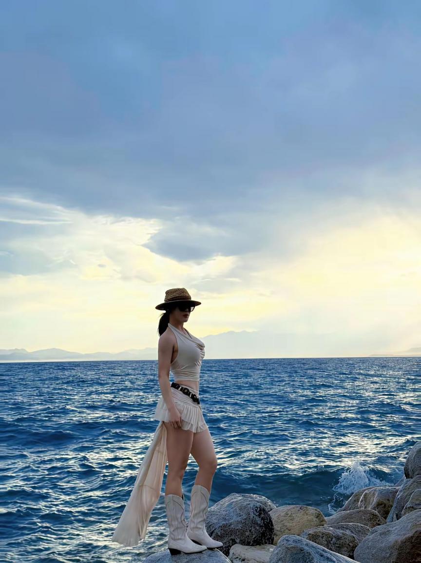 清纯or性感？你喜欢哪款