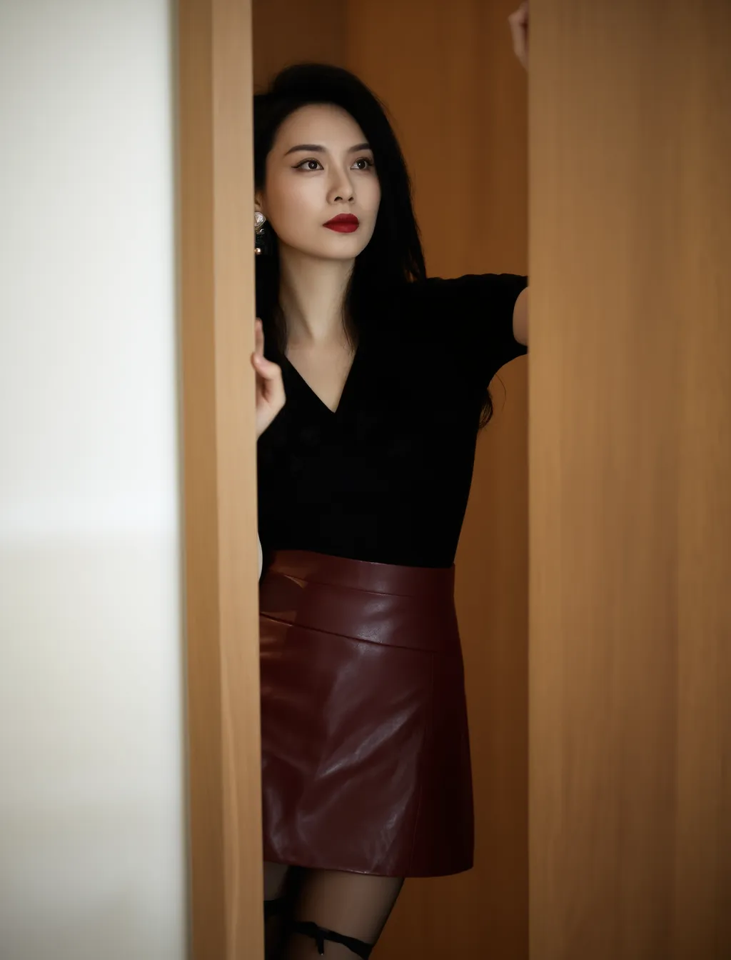 艳光四射的黑丝美腿，魅惑美艳，不可方物