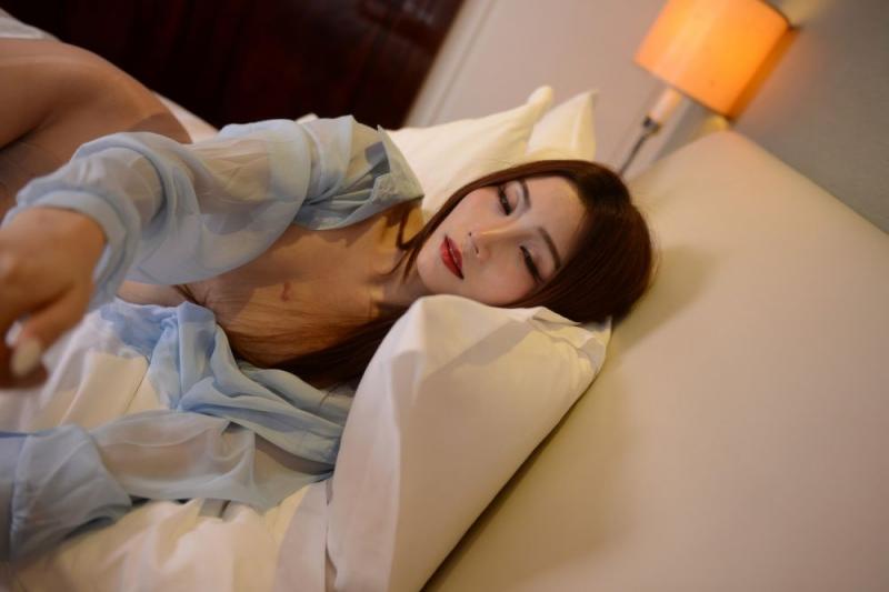 极品白嫩长腿妹子