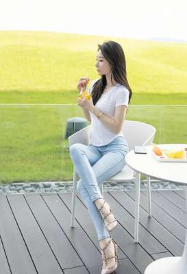 高颜值美女小姐姐