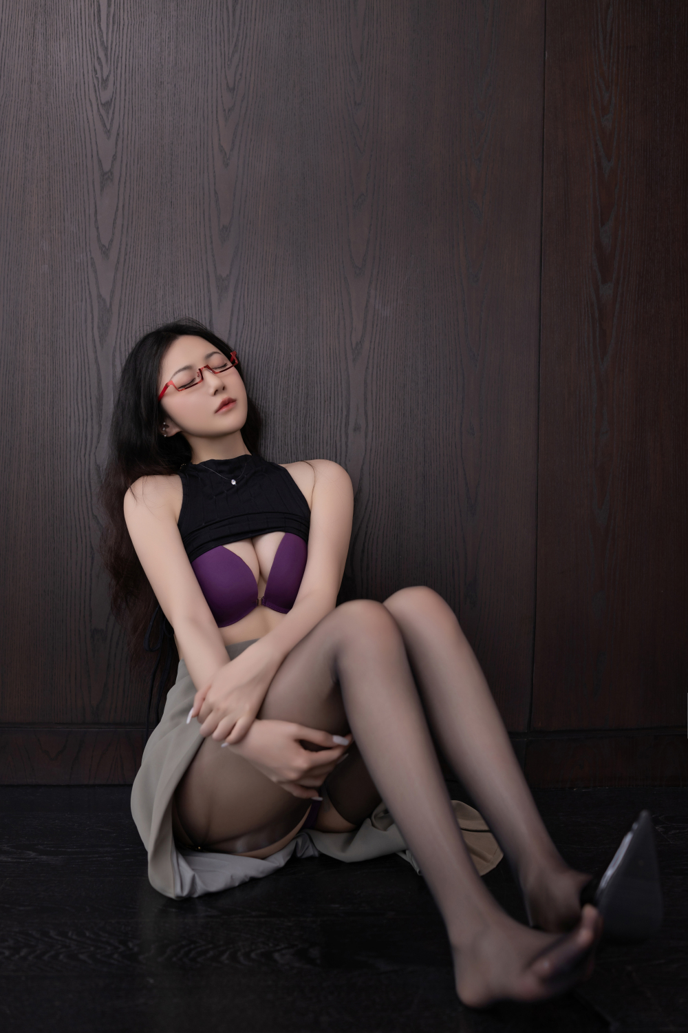 白嫩美妞美腿黑丝世间难求