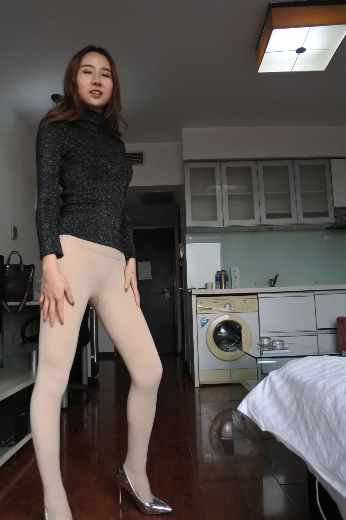 良家肉丝厚打底非常的诱惑