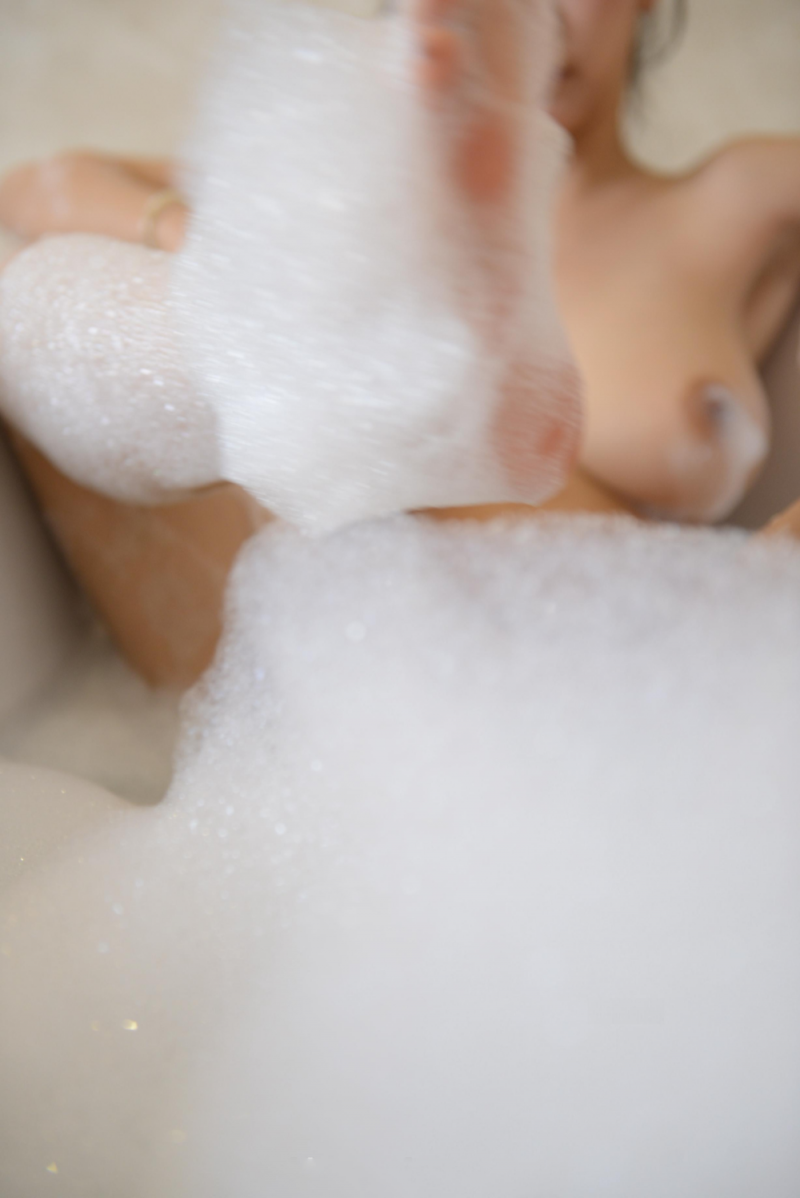 浴缸中的绝品大奶美人