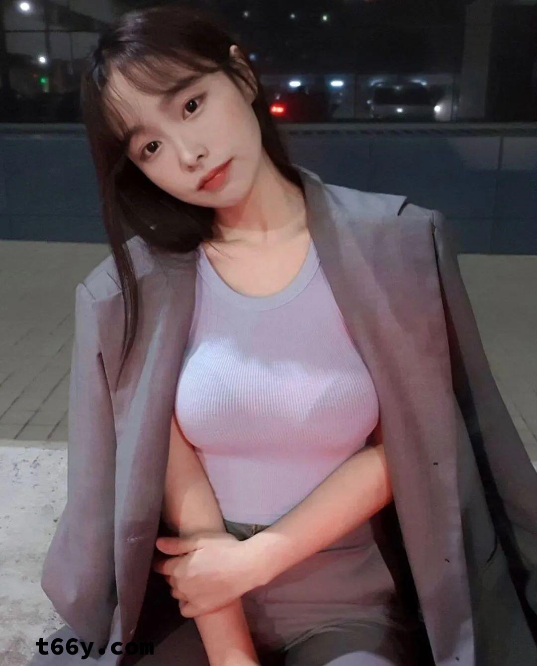 多肉台妹，身材很有料