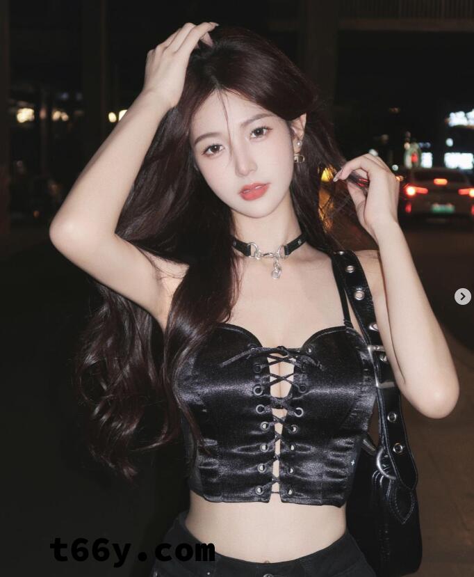 多肉台妹，身材很有料