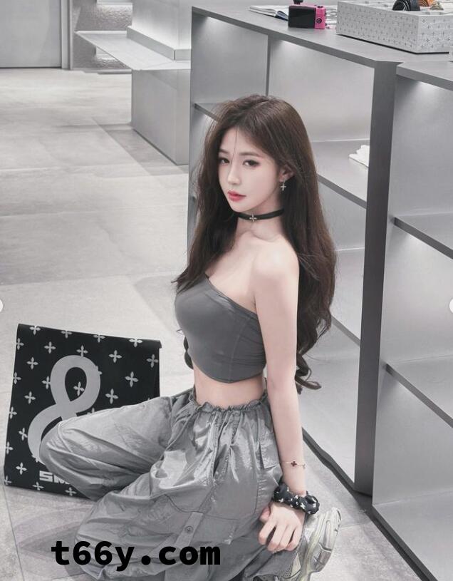 多肉台妹，身材很有料