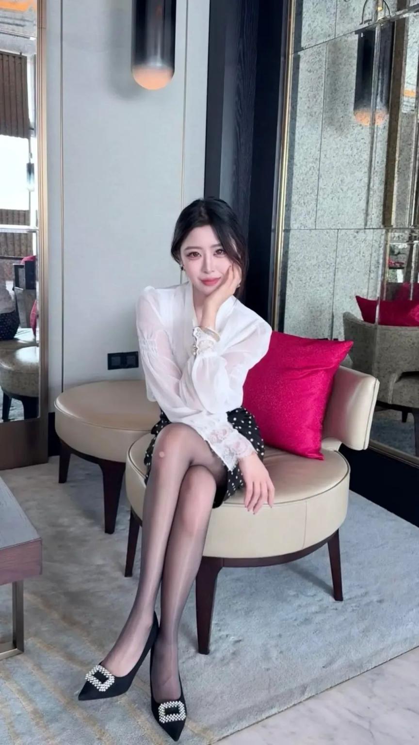 身材高挑的小姐姐