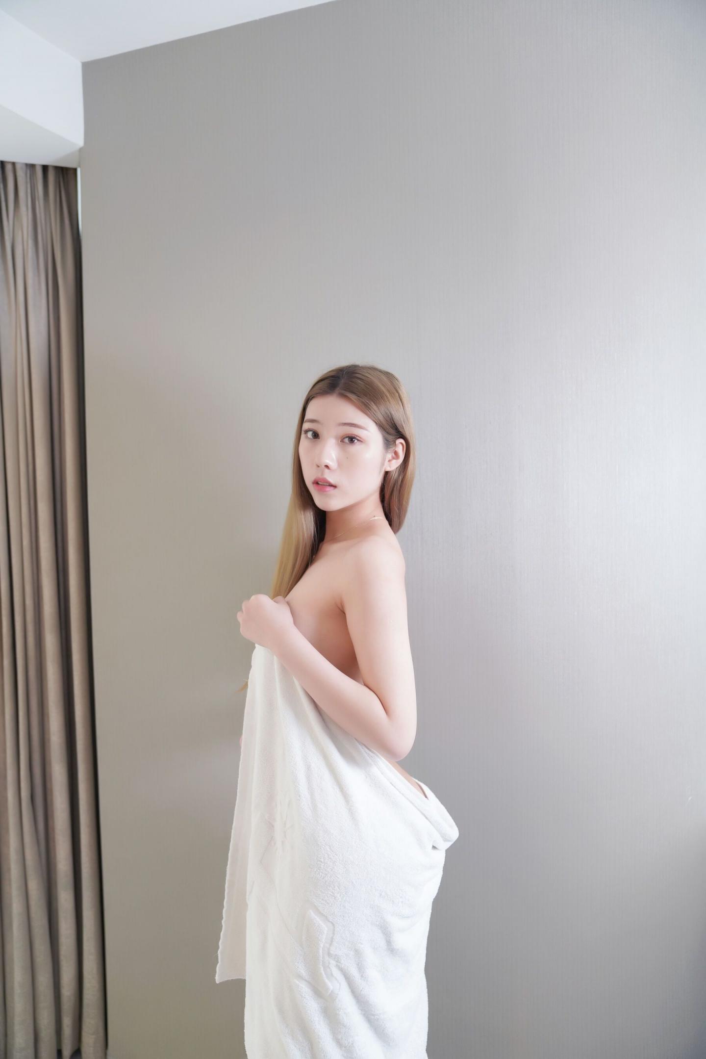 白嫩少妇肉体看起来特迷人