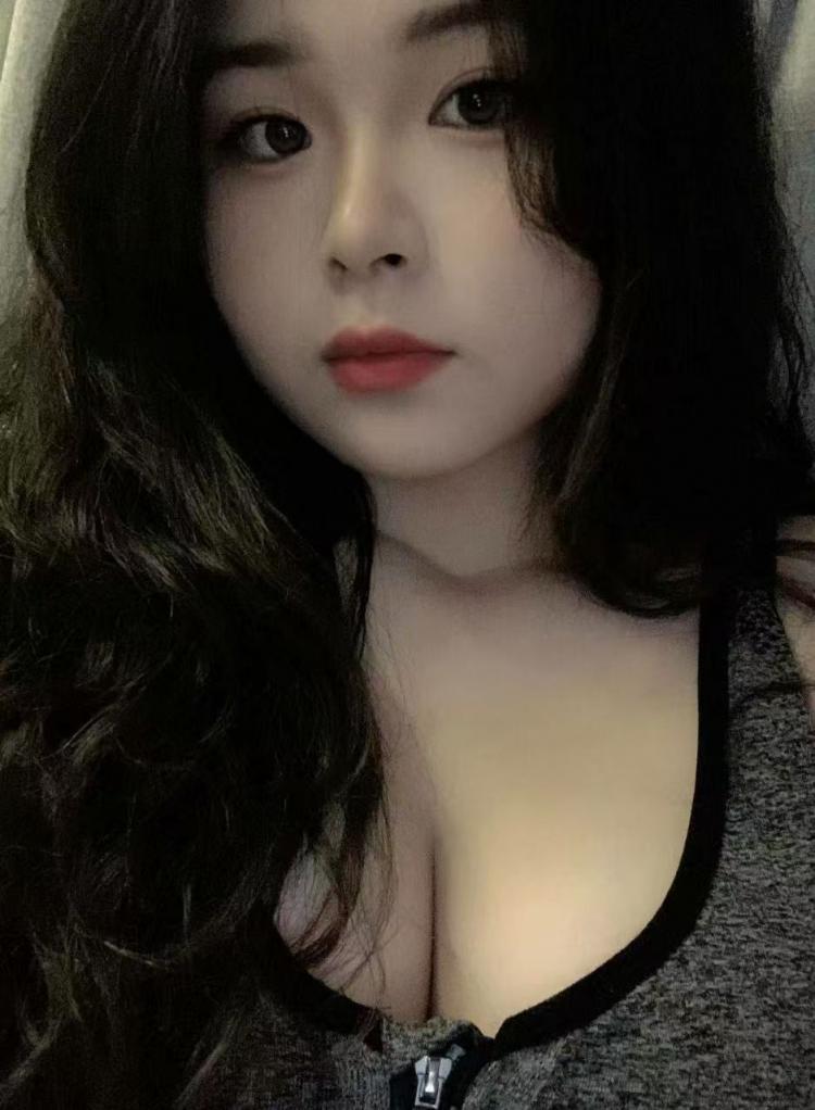 大奶人妻 20250925