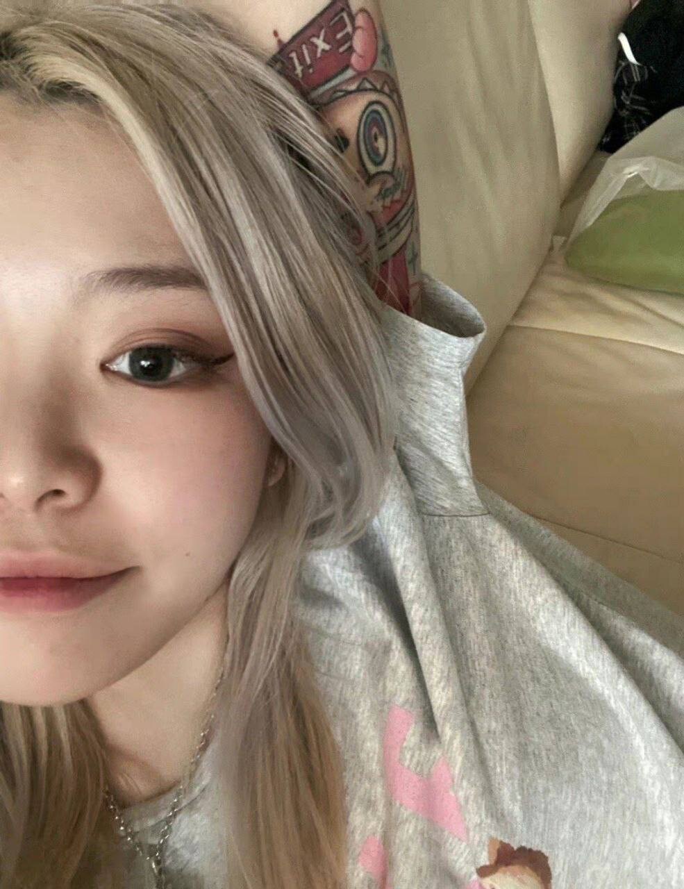 第一刊，露脸反差婊