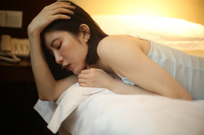 白网袜绝品小少妇