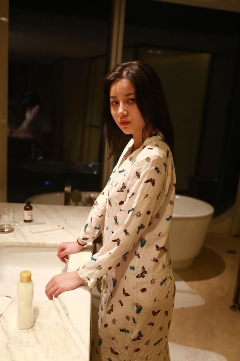 睡衣妹子看上去超纯