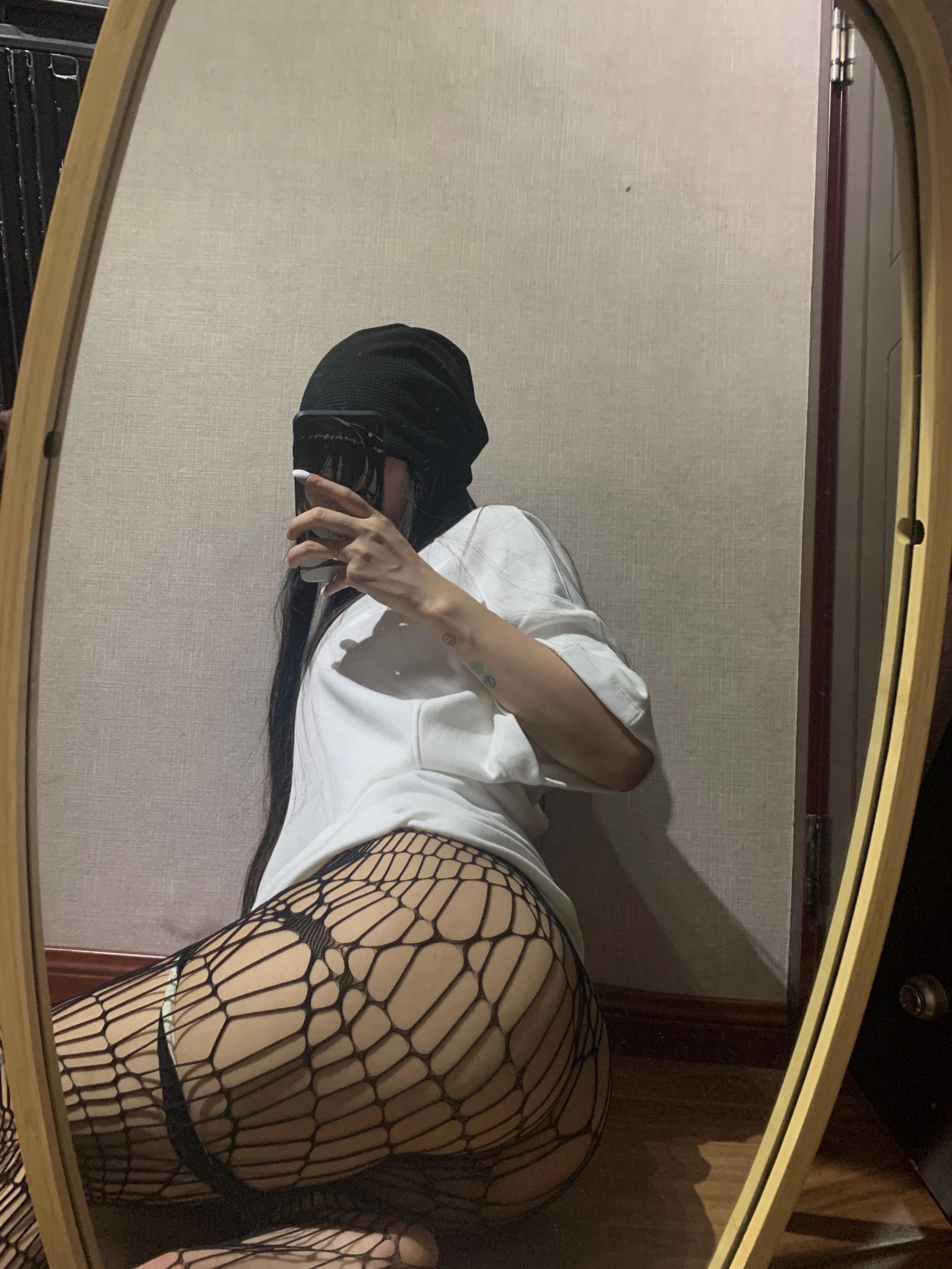 青春美少女搔首弄姿诱惑迷人 20251003