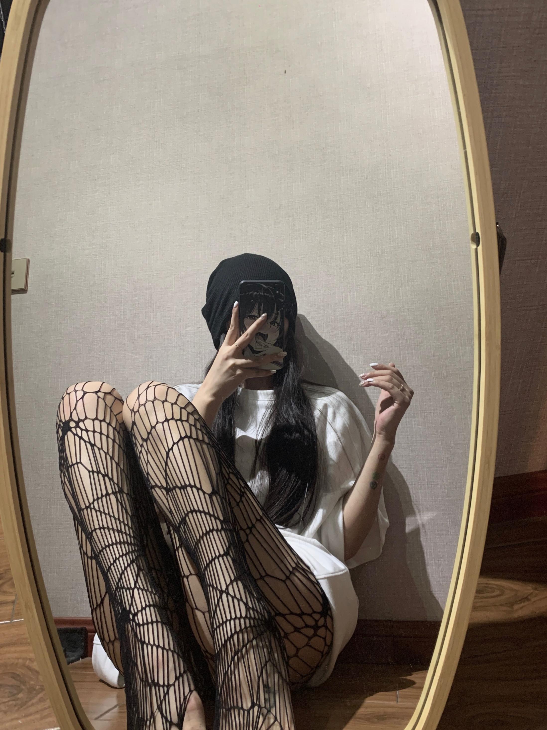 青春美少女搔首弄姿诱惑迷人 20251003