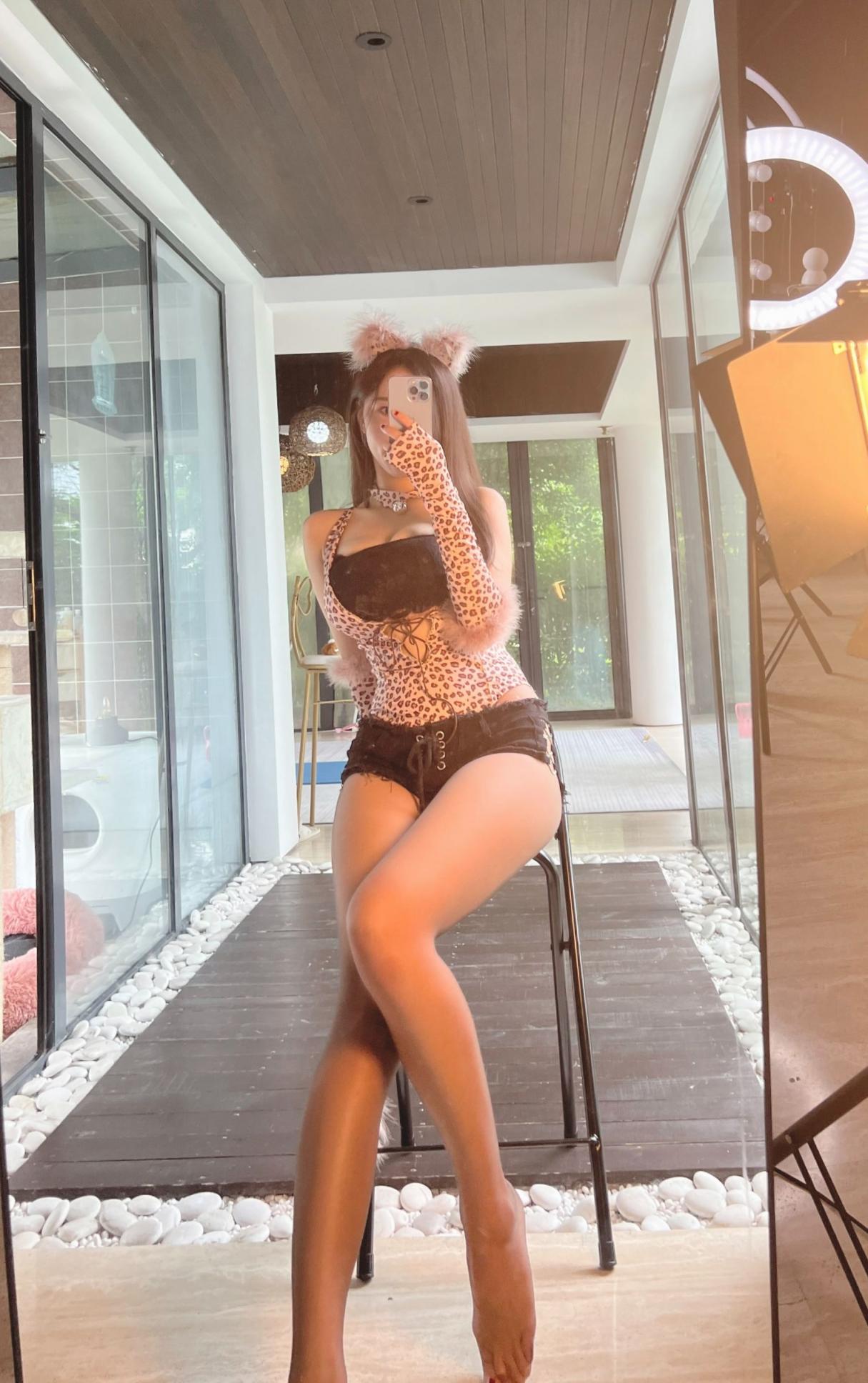 放假你们就偷偷看美女吧