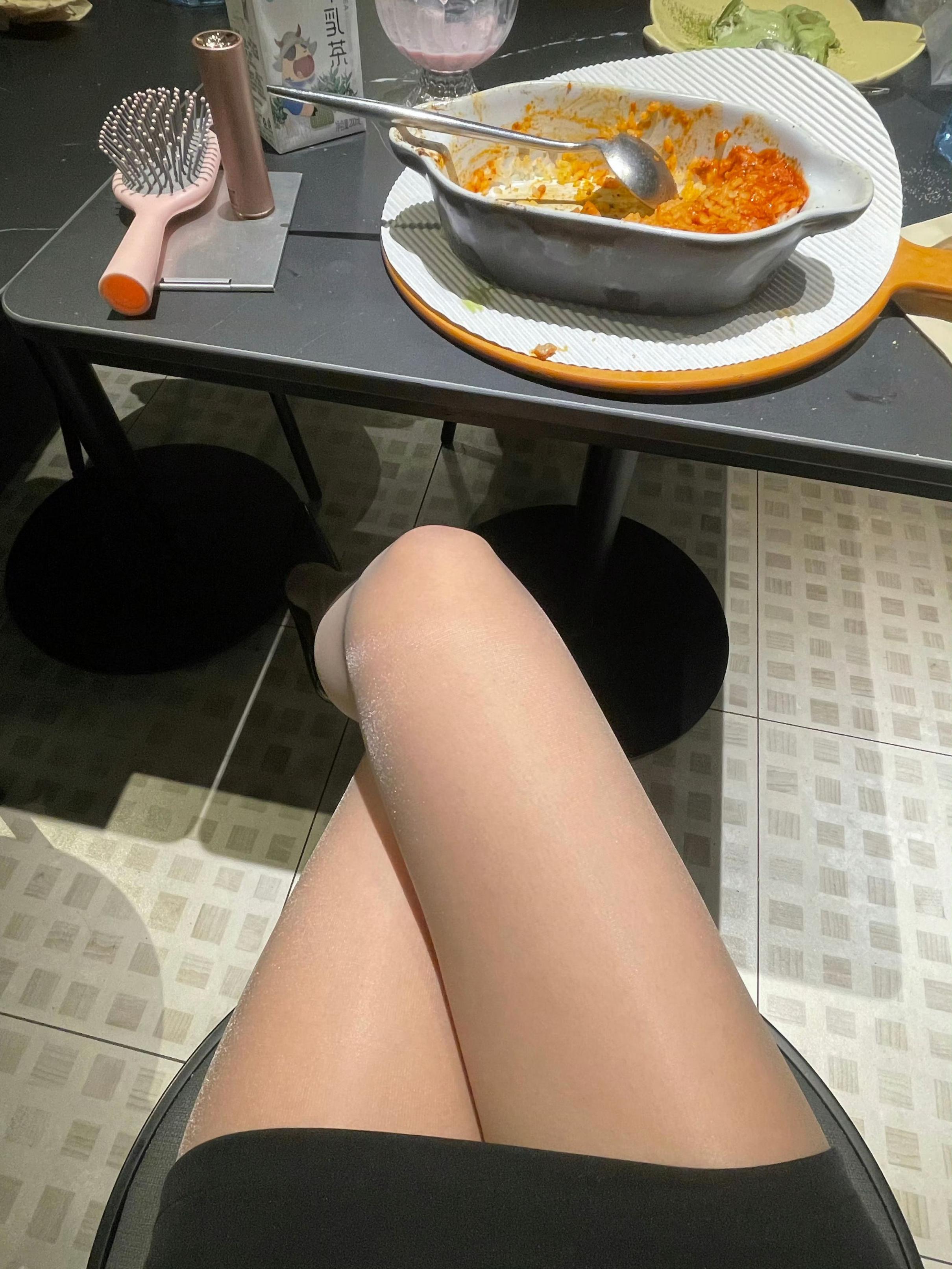 丝袜高跟儿小蛮腰，直戳男人的心窝