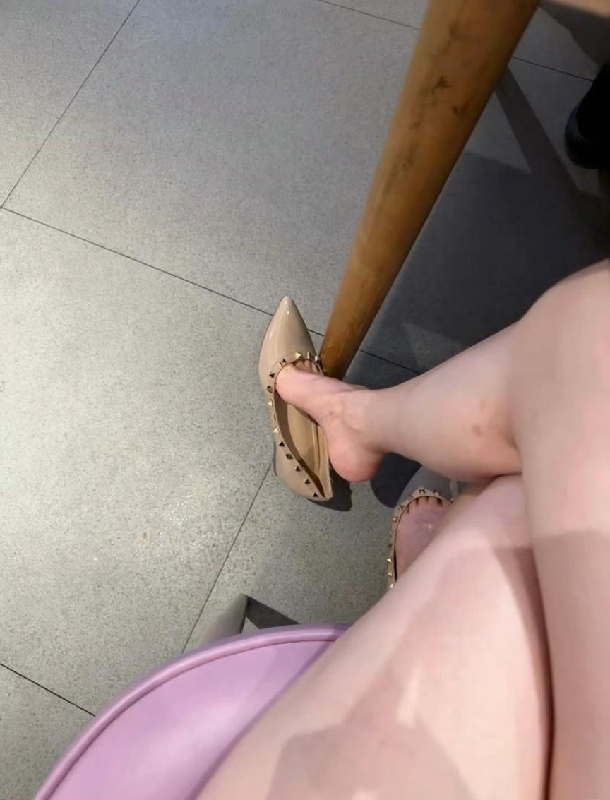 丝袜高跟儿小蛮腰，直戳男人的心窝