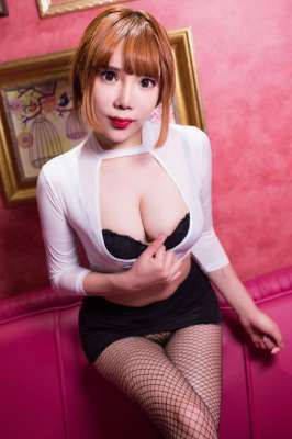 身材不错的巨乳尤物诱惑你