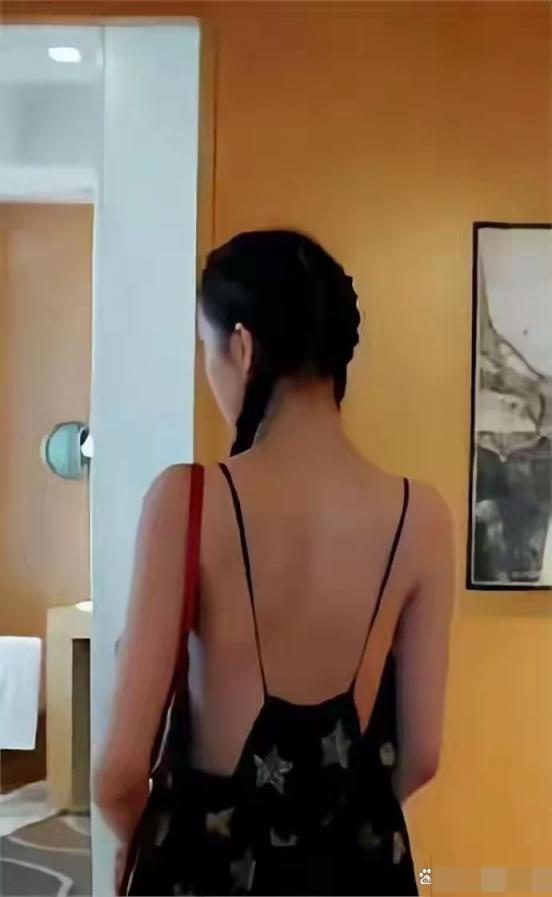 娇嫩的美女是让人喜欢