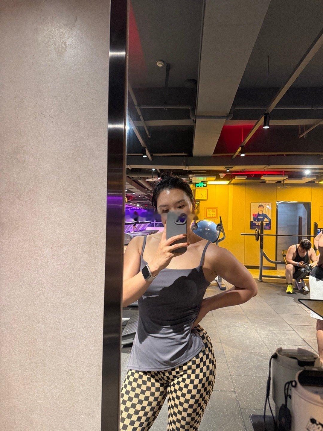 瑜伽裤确实好看