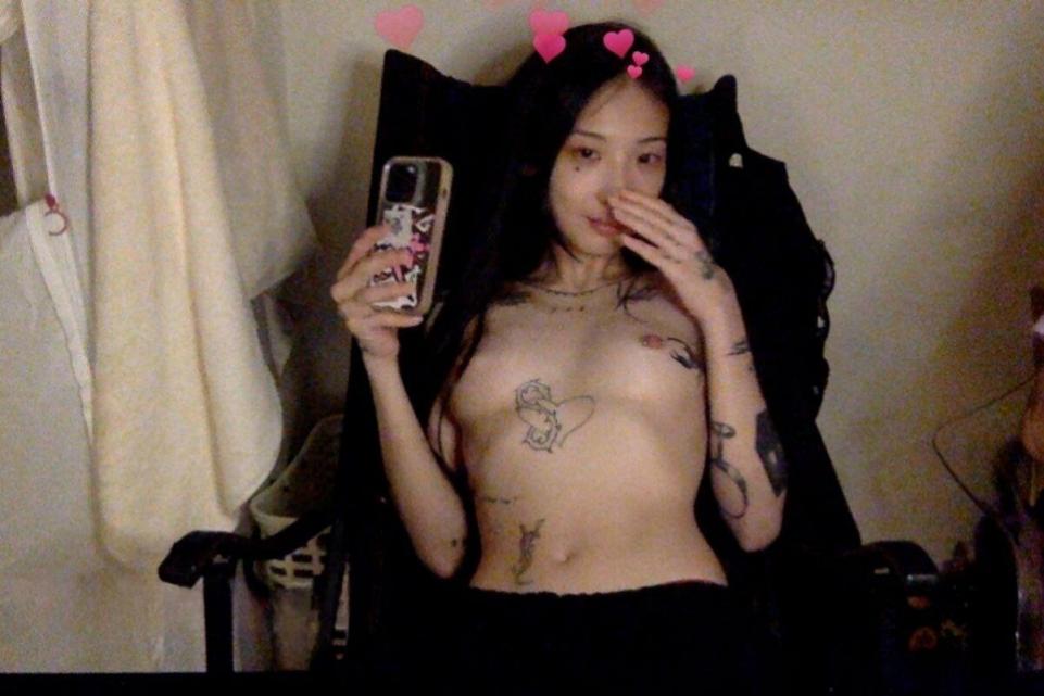 [小母狗] 睡前看看逼，做个好梦