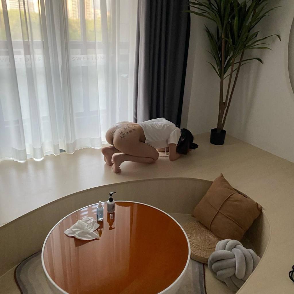 [小母狗] 睡前看看逼，做个好梦