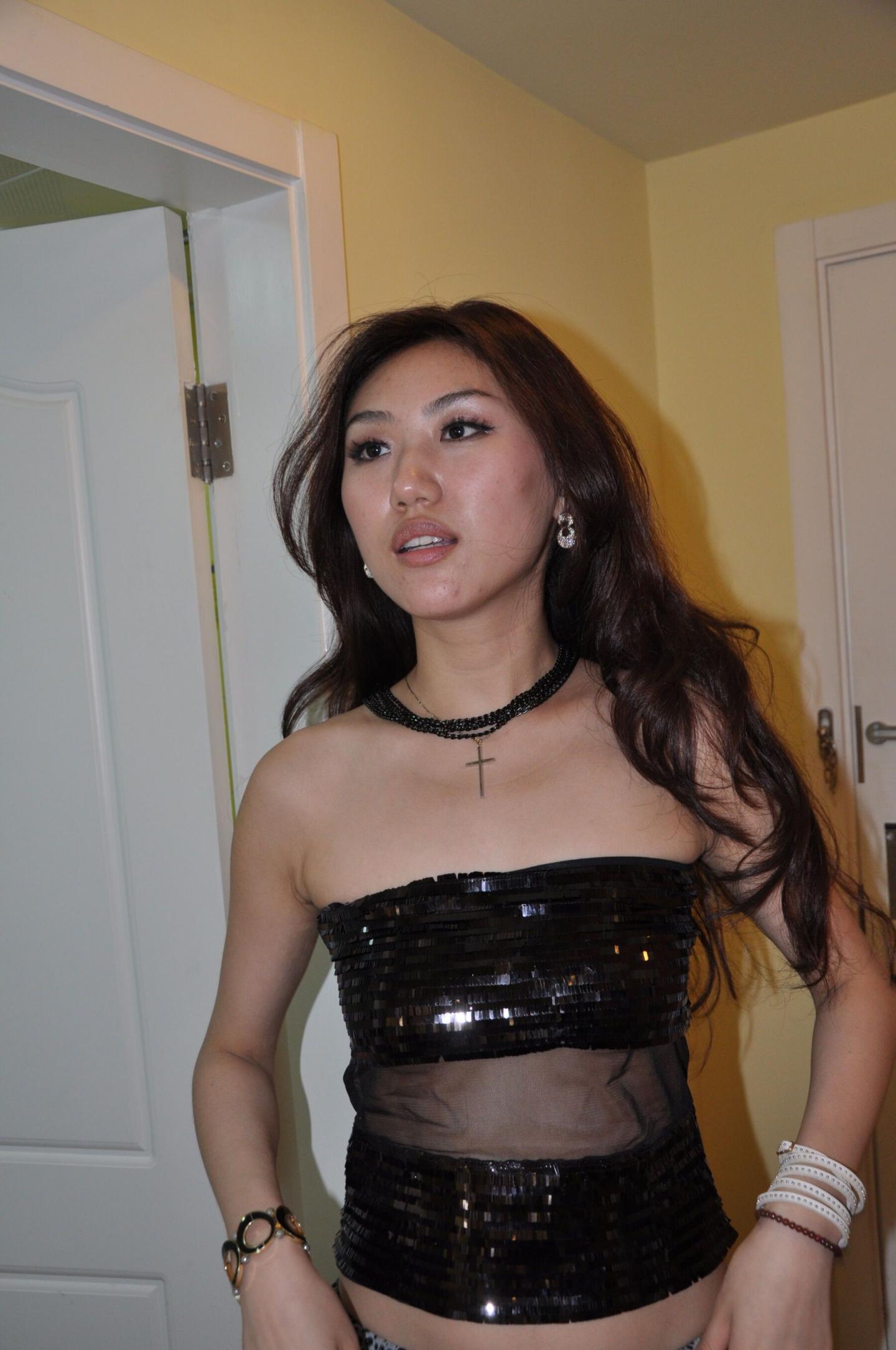 小姐姐看起来很纯欲呢