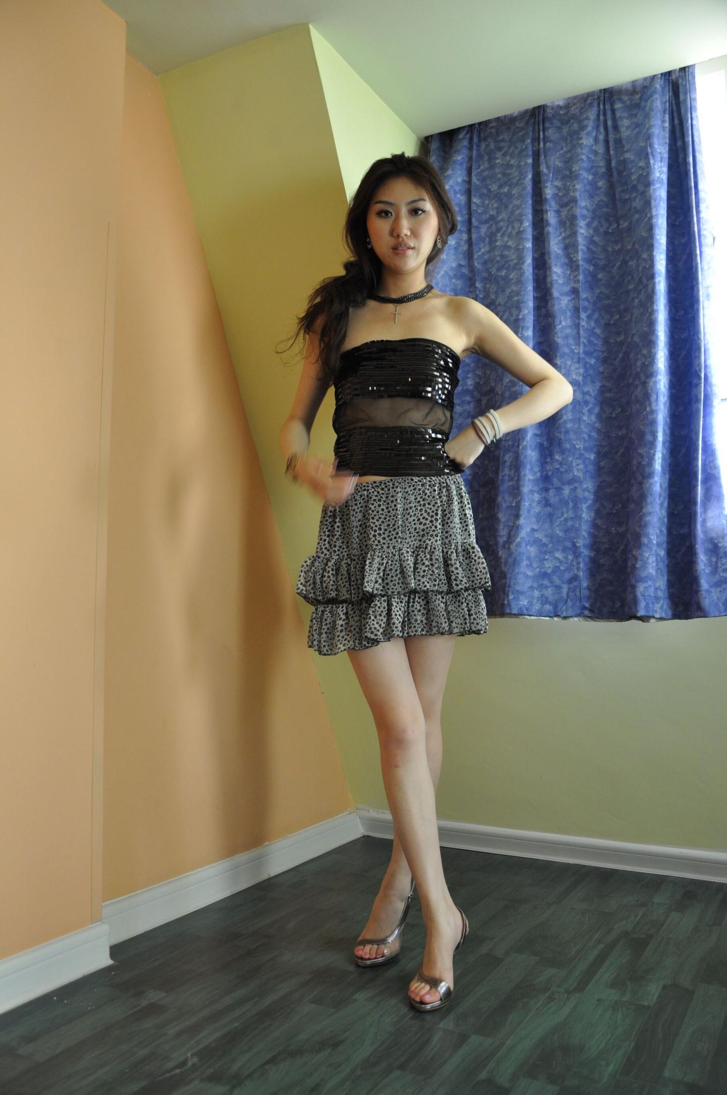 小姐姐看起来很纯欲呢