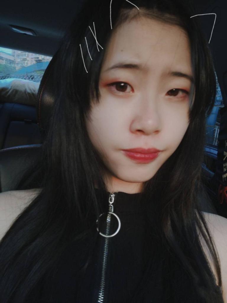 戴眼镜与不戴哪个更骚