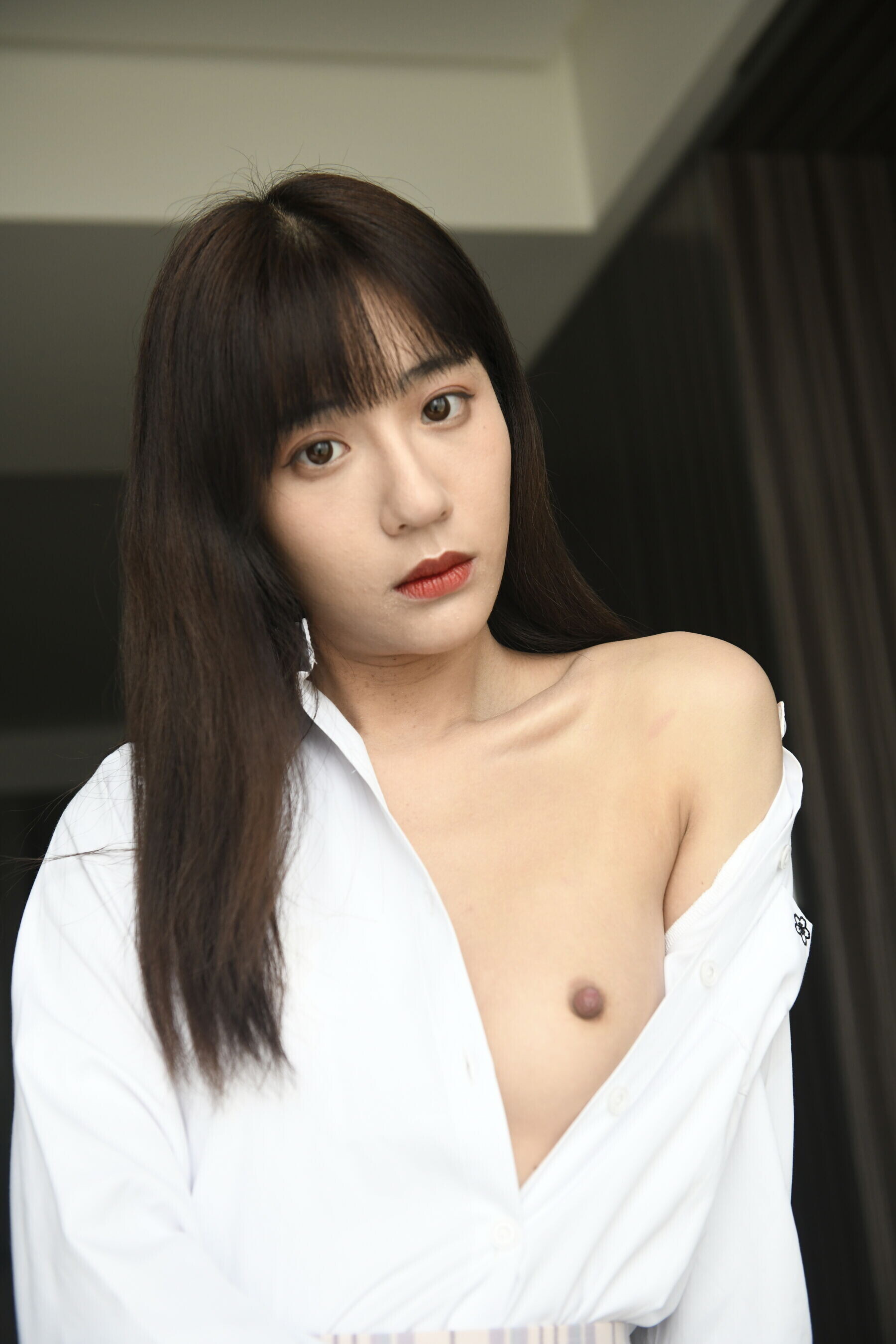 国模怜月大尺度人体私拍套图 20251030