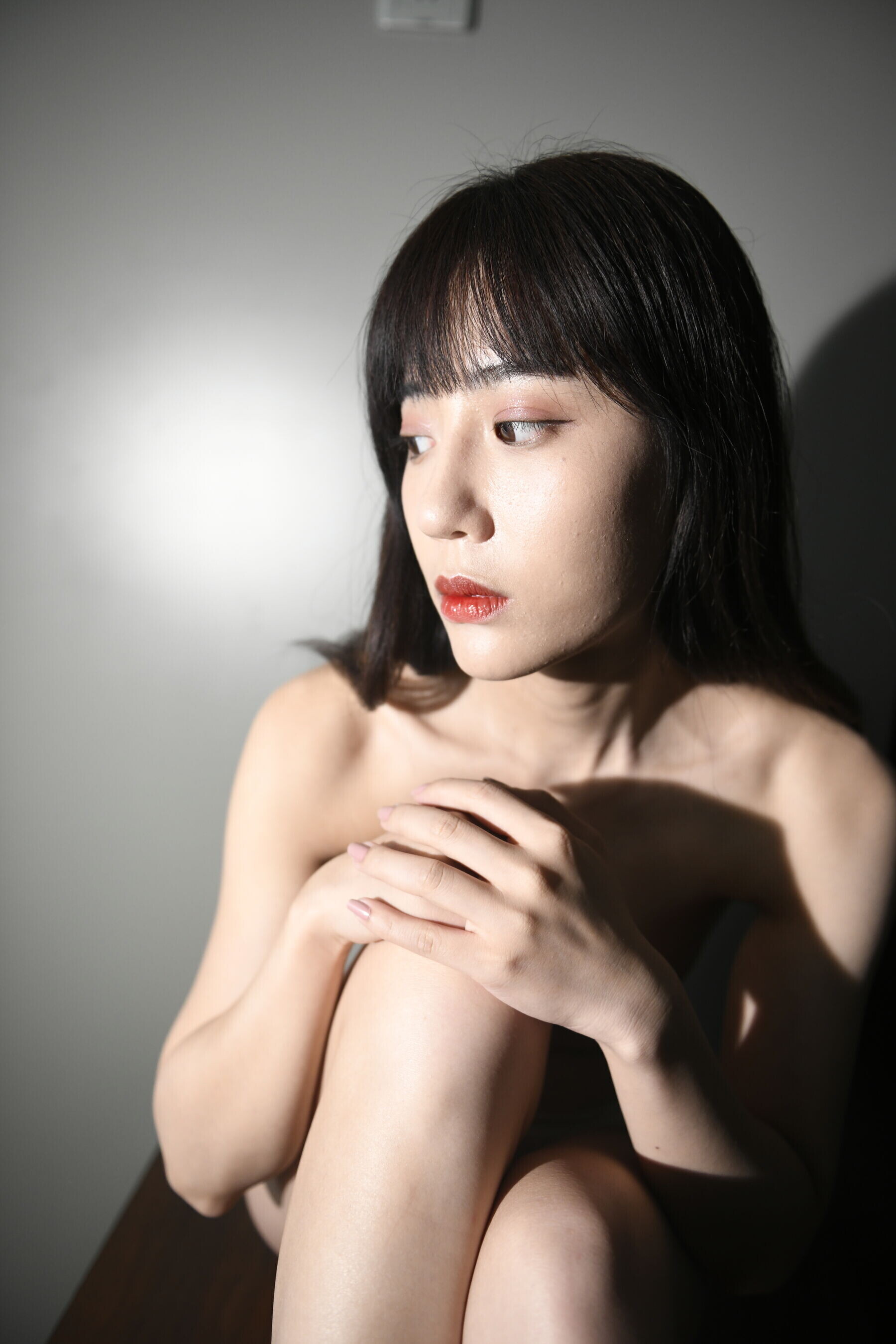 国模怜月大尺度人体私拍套图[20251031]