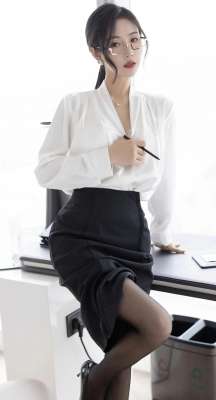 细腰大长腿太美了