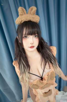 性感美图 白色小熊