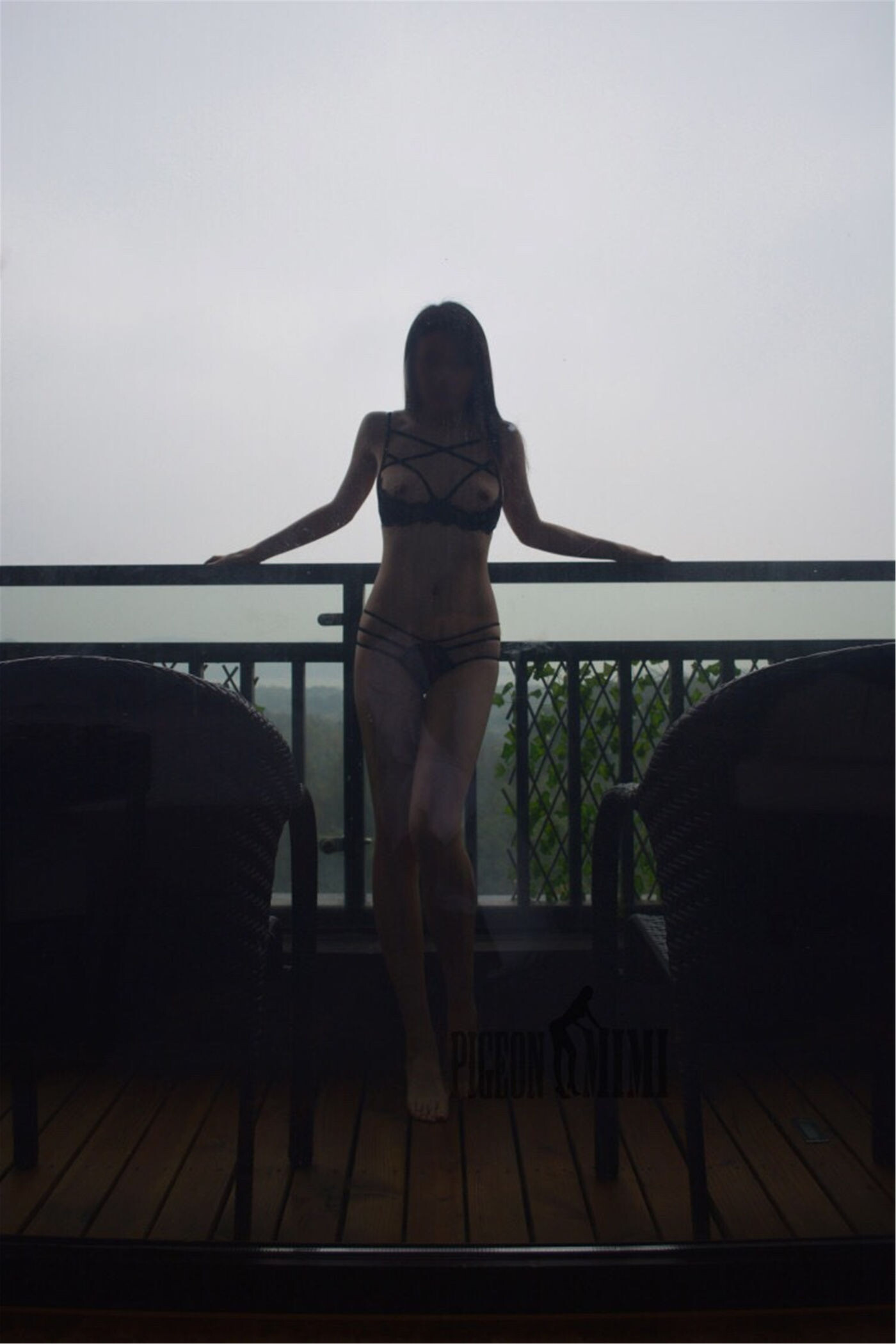 国模套图 极品网红pigeon