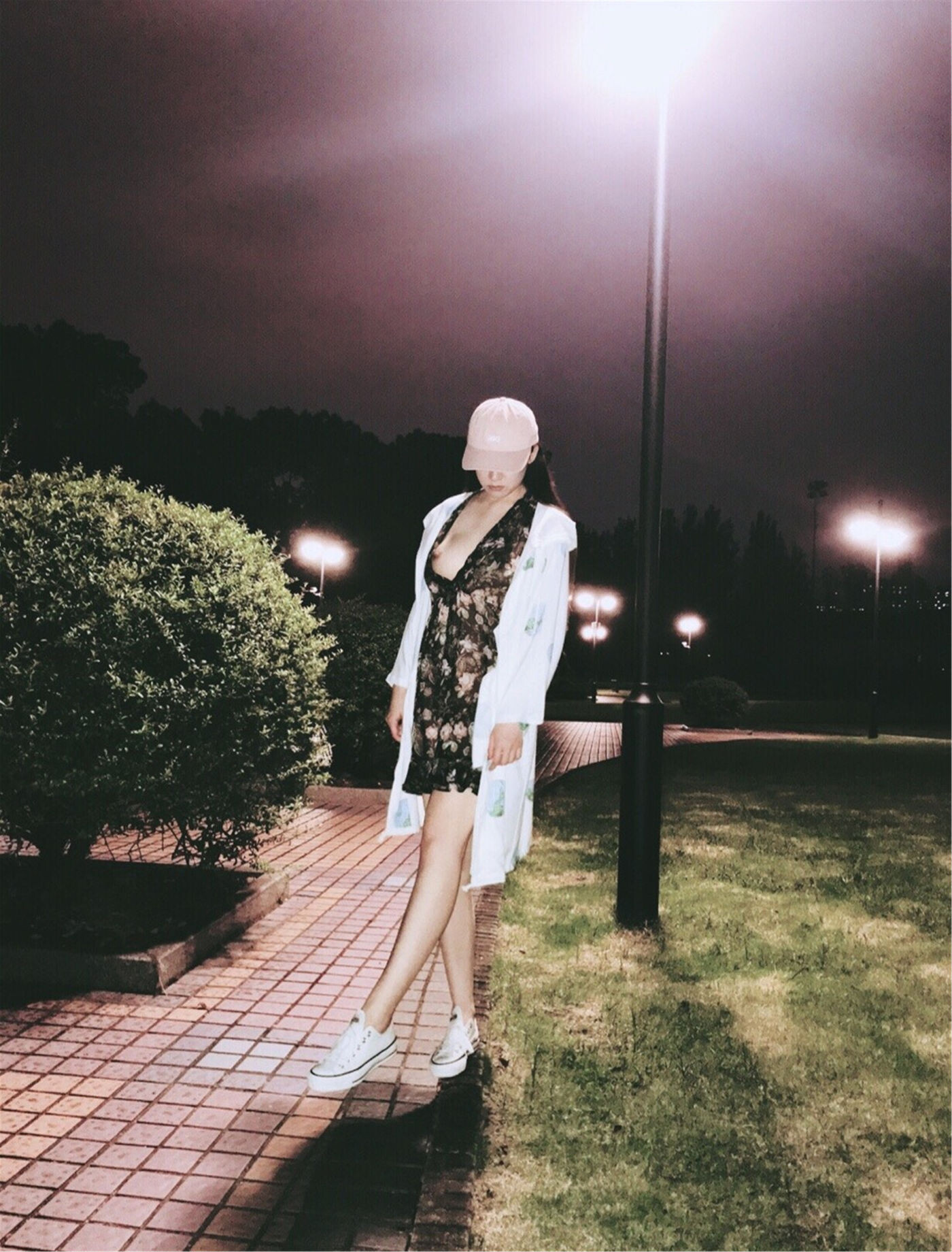 国模套图 极品网红pigeon