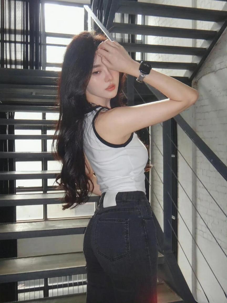 漂亮的小姐姐 2025112301