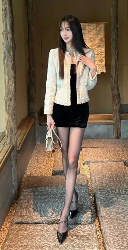 肉丝大长腿，太有气质了