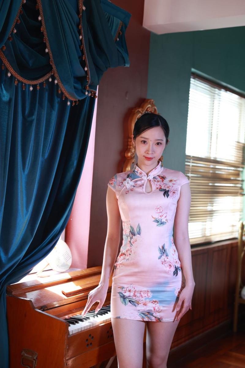 顶级诱人旗袍小姐姐