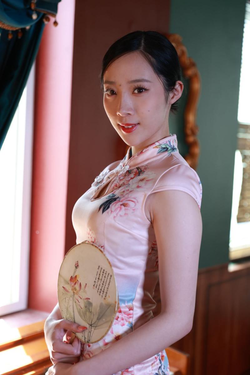 顶级诱人旗袍小姐姐