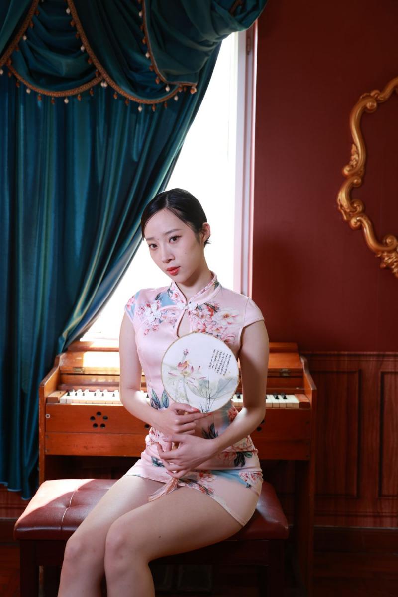 顶级诱人旗袍小姐姐