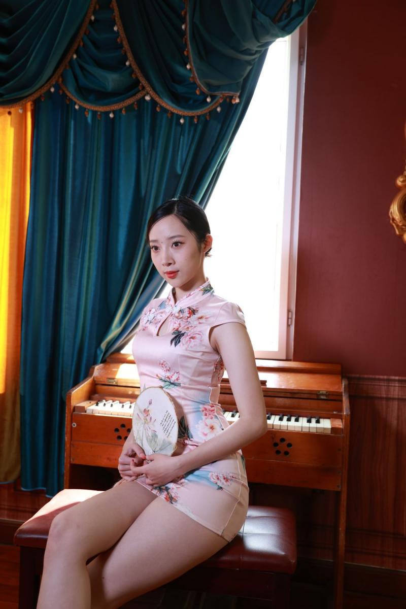 顶级诱人旗袍小姐姐