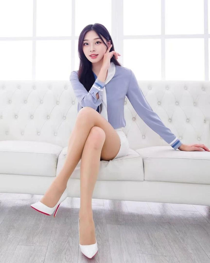 漂亮的小姐姐[20251201]