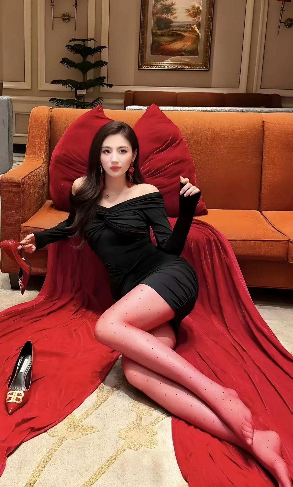 漂亮的小姐姐[20251201]