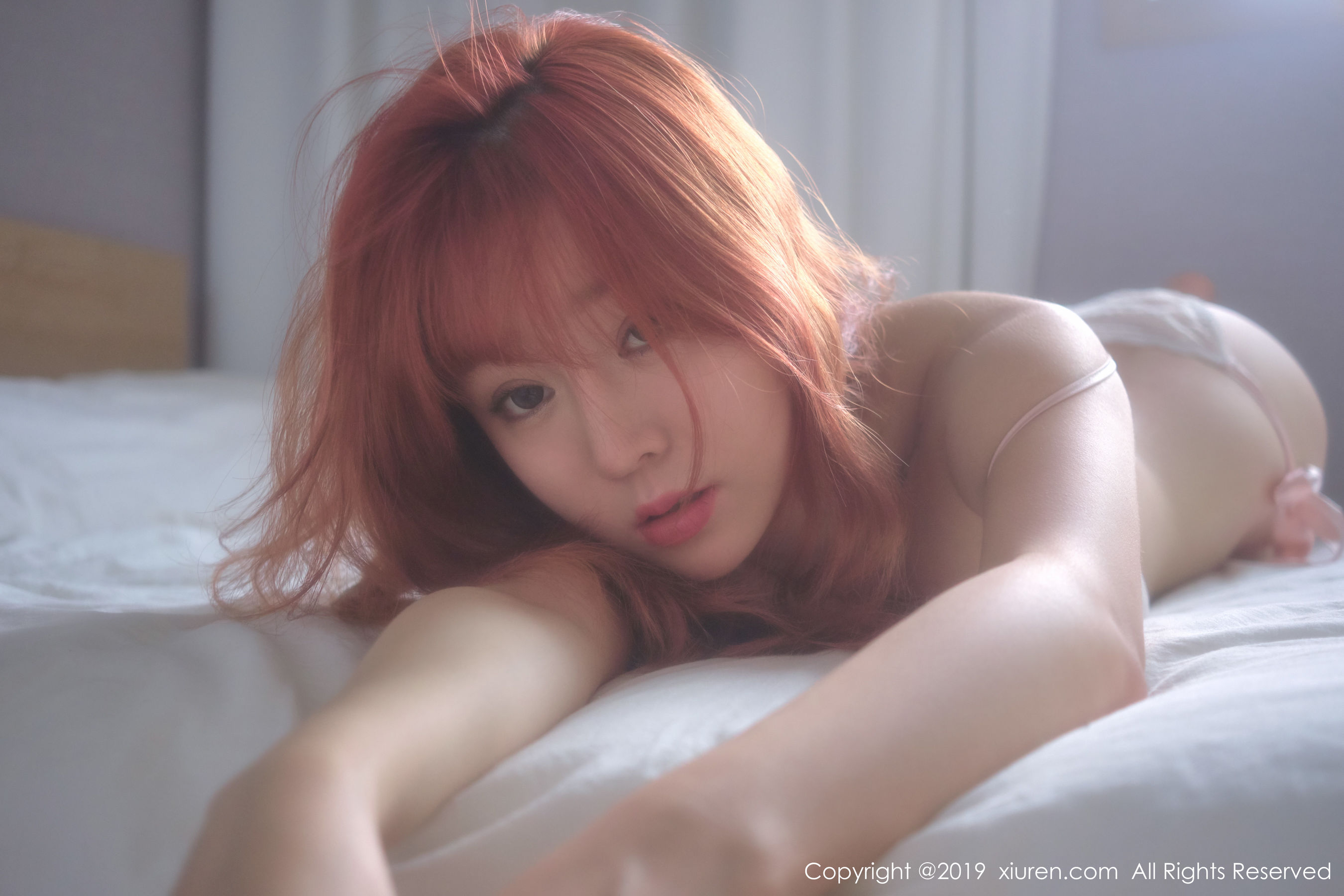 王雨纯姿势撩人媚意荡漾醉人心怀