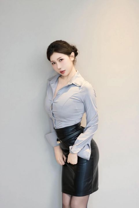 尹甜甜 OL皮裙